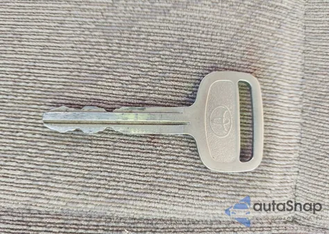 2001 Toyota Tacoma from USA, damaged, VIN 5TEVL52N61Z818806